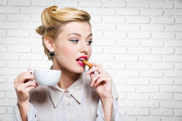 Secretary, old fashioned, past.