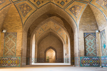 Fototapeta na wymiar Hakim Mosque (Masjed-e-Hakim) in Isfahan, Iran