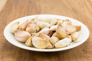 Garlic on wood