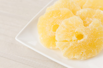 dry pineapple