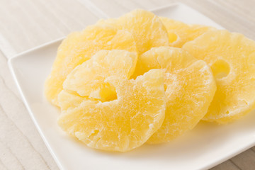 dry pineapple