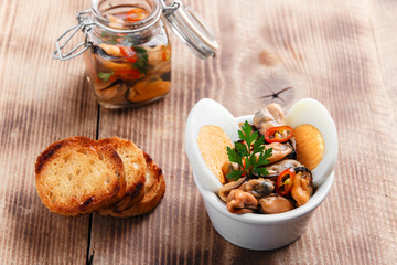 mussels salad with boiled egg