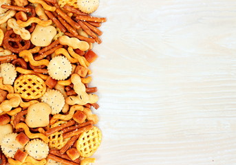 cornice di salatini per aperitivi