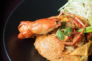 Pad thai, fry noodles with shrimp