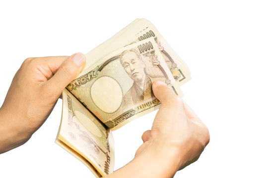 counting Japanese currency with hands