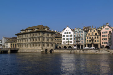 Fototapeta na wymiar embankment of Limmat river, Zurich