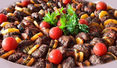 sebzeli köfte yemeği tepsi boy