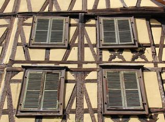 Fototapeta na wymiar Alsace architecture village de Riquewihr