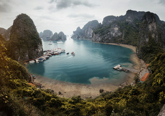 Fototapeta na wymiar Ha Long Bay