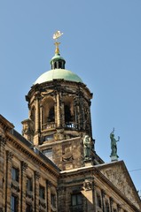 Fototapeta na wymiar Königliche Palast