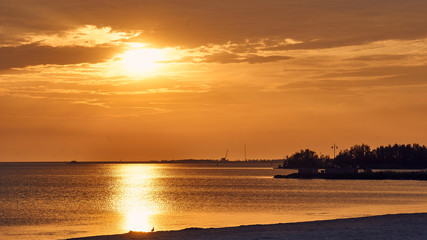 Sonnenuntergang in Gold