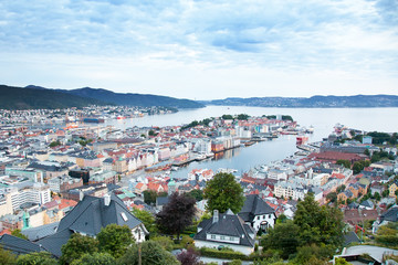 Fototapeta na wymiar Bergen view at evening