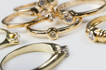 golden wedding rings