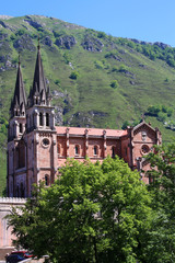 Fototapeta na wymiar Monasterio Covadonga