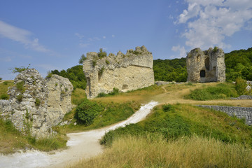 Fototapeta na wymiar Ruines du château Gaillard aux Andelys (27700), département de l'Eure en région Normandie, France 