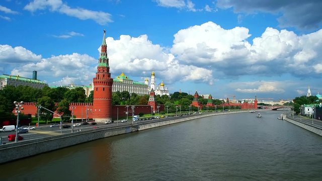 Moscow Kremlin and Moscow River, Russia, Time Lapse 4K