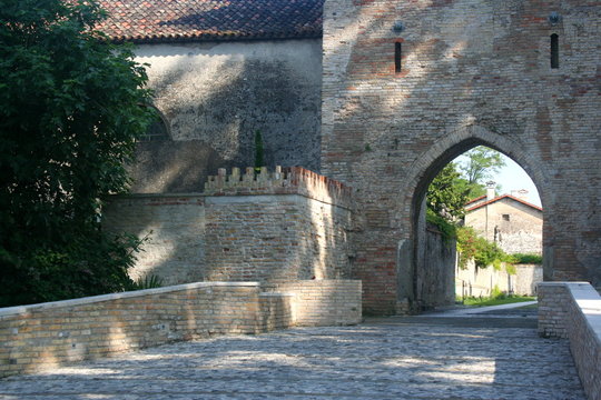 Entrance to the Middle Ages in Cordovado