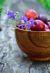 Bowl with plum