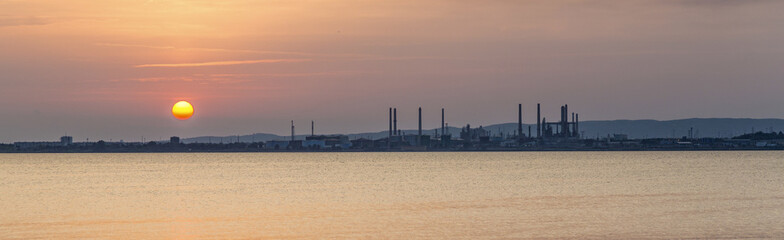 Obraz premium oil refinery in Marseille