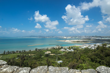 沖縄県 うるま市の勝連城跡からの眺め
