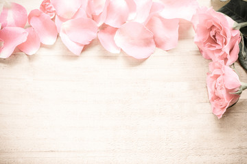roses on wooden background