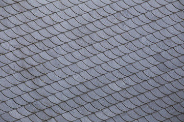 Slate roof tiles with a diagonal arrangement