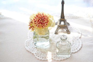 ガイラルディアとエッフェル塔の置物