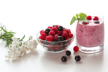 Yogurt with raspberries