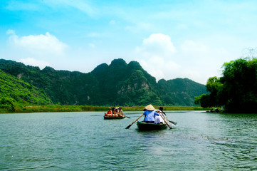 Fototapeta na wymiar Van long is the famous eco tourism of Ninhbinh, Vietnam.