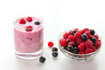 Yogurt with raspberries