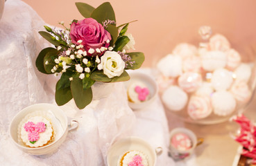 Wedding set of biscuits in pink