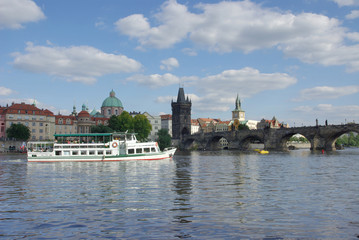 Fototapeta premium Charles Bridge and Prague Castle