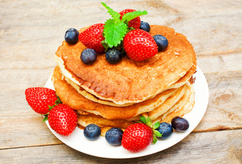 pancakes with fresh berries