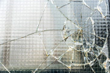 Zerbrochenes Fenster 
