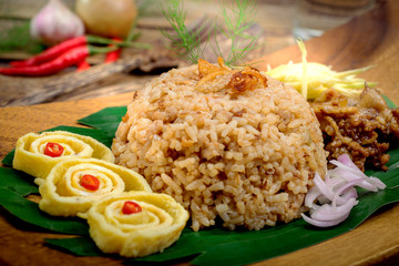fry rice with the shrimp paste