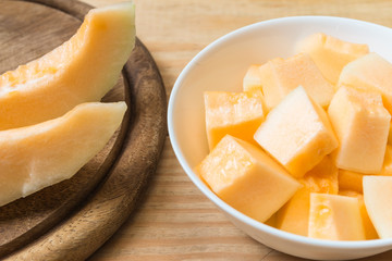 Cantaloupe in white dish3