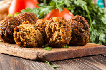 Chickpea falafel balls with vegetables