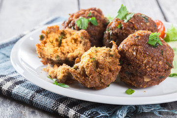 Chickpea falafel balls with vegetables
