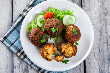 Chickpea falafel balls with vegetables