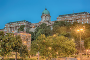 Obraz premium Buda Castle (Budapest, Hungary) in the sunrise