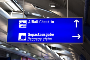 Fototapeta premium german airport sign