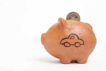 Ahorrar para comprar un carro - vista lateral