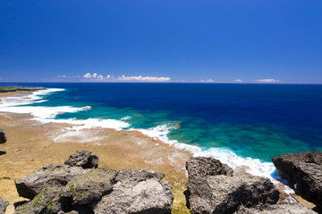 沖縄の絶景・喜屋武岬
