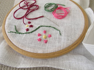 Stickerei mit Blumenranke