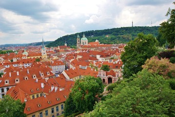 Fototapeta na wymiar Вид черепичных крыш Нового места города Праги