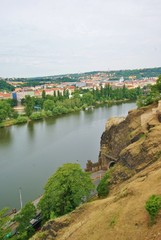 Fototapeta na wymiar Вид на реку Влтава с Вышеградской крепости