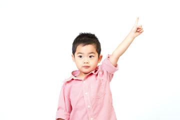 指差す男の子