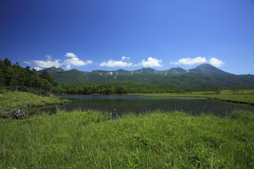 知床五湖と知床連山