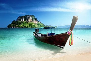 Obraz na płótnie Canvas long boat and poda island, Thailand