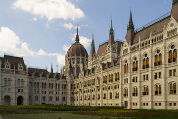 Fototapeta na wymiar Hungarian Parlament in Budapest
